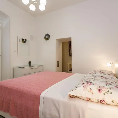 Apartments Judita Near The Sea 아파트 *